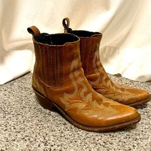 CABORCA SILVER BY LIBERTY BLACK WOMEN'S SIMONE WESTERN BOOTIES - MEDIUM TOE; 9.5